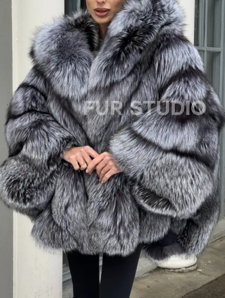 Шуба - пончо из чернобурки с капюшоном - фото 1