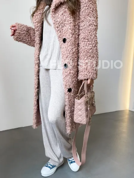 Шуба из экомеха в цвете пудра - фото 5