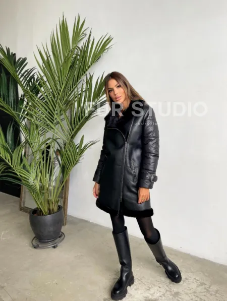 Удлиненная черная дубленка авиатор - фото 2