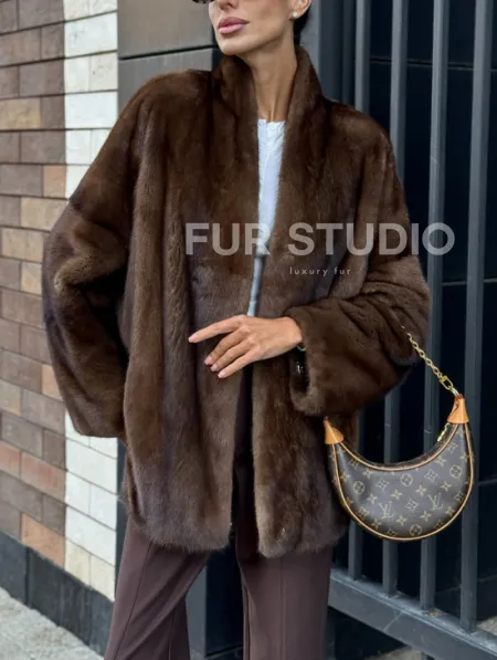 Модная шуба из норки 2025 - фото 3