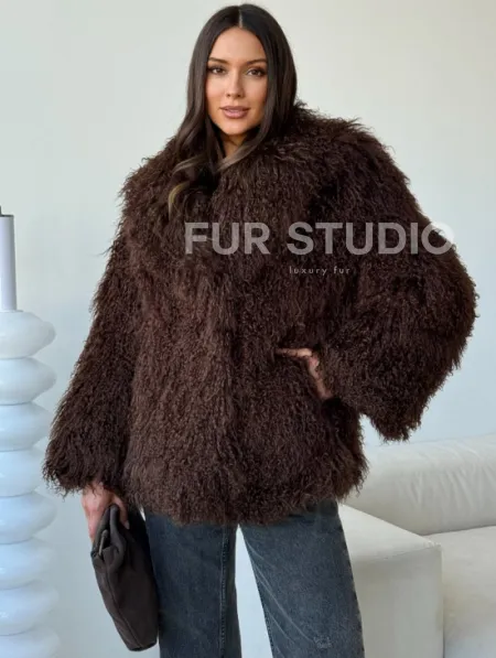 Коричневая шуба из ламы - фото 0