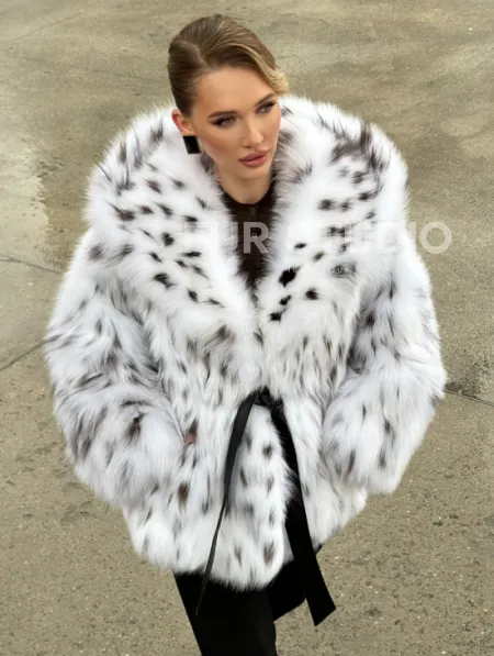 Шуба из лисьего меха под рысь с капюшоном - фото 8