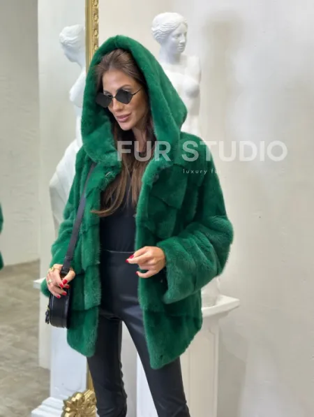 Норковый полушубок с капюшоном - цвет изумруд - фото 5