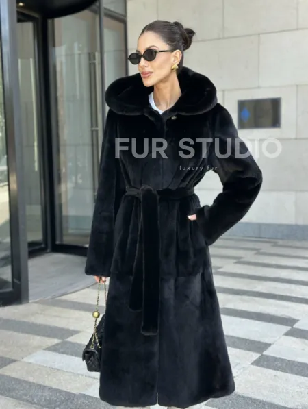Шуба норка BLACKGLAMA с капюшоном - фото 2