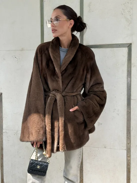 Шуба из меха Saga Furs в винтажном стиле средней длины - фото 6