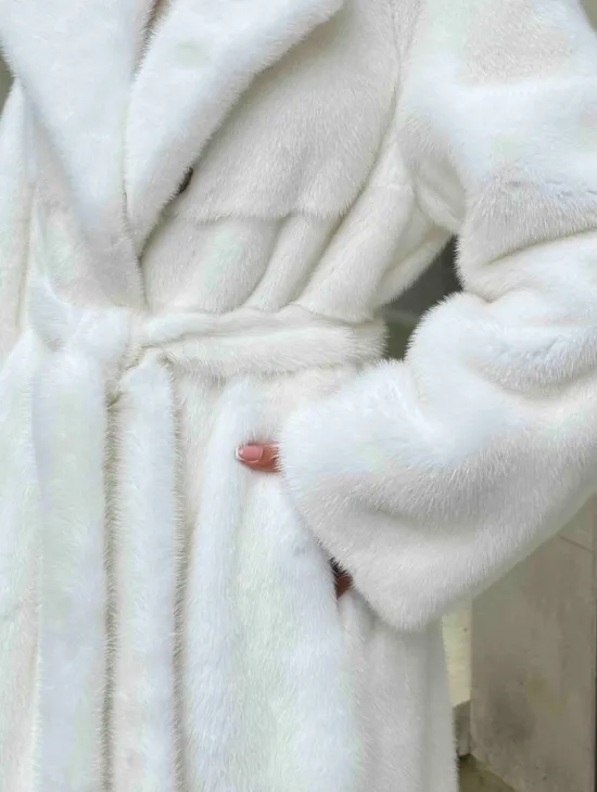 Белая норковая шуба мех SAGA  - английский воротник - фото 1