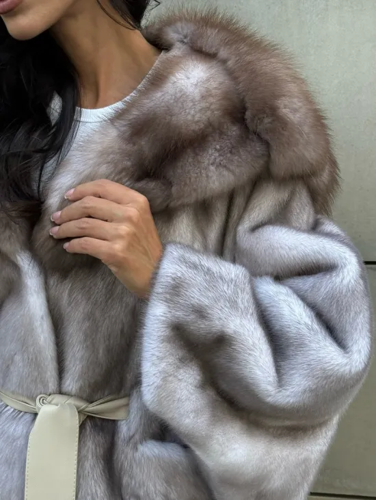 Шуба летучая мышь из меха норки с капюшоном куницы в технологии роспуск - фото 1
