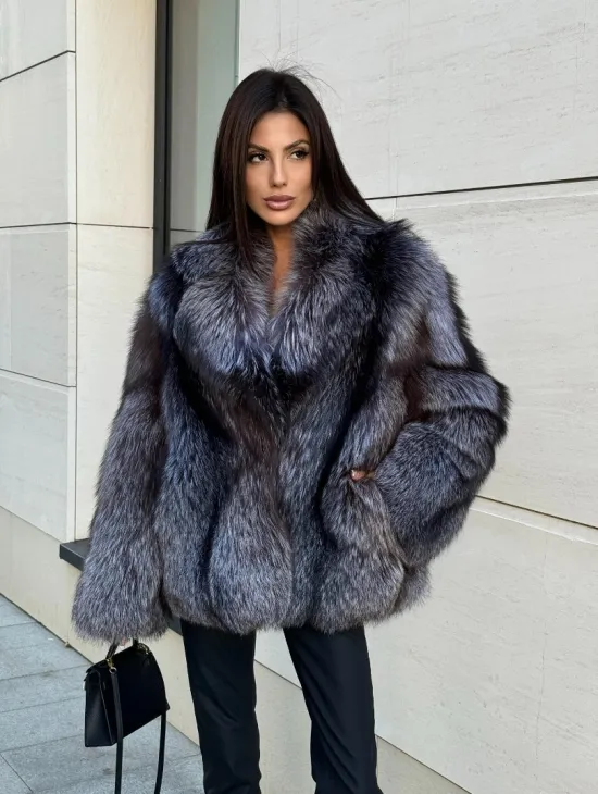 Шуба из меха чернобурки с английским воротником, цельные пластины - серая - фото 7