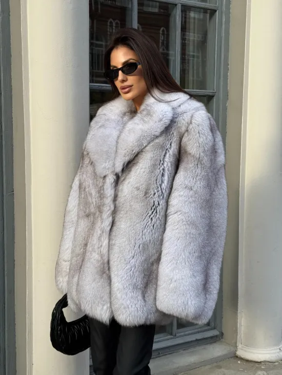 Шуба из аукционного меха финского песца, цельные пластины - фото 0