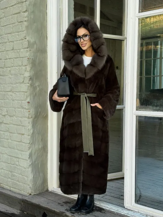 Длинная норковая шуба с капюшоном из меха куницы - цвет темный хаки - фото 8