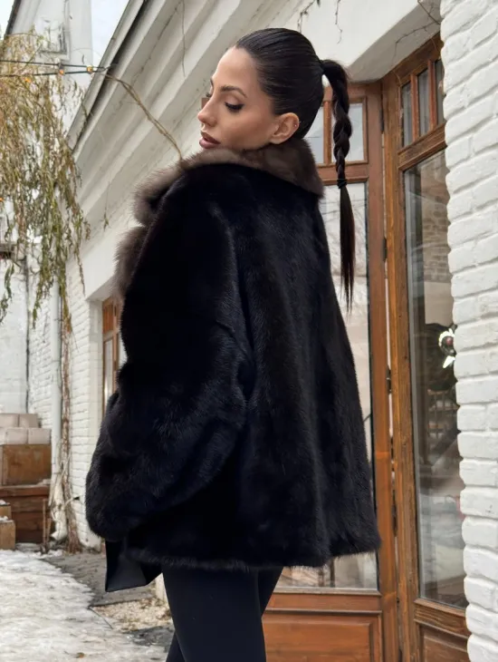 Полушубок норковый оверсайз с воротником и меха куницы - фото 4