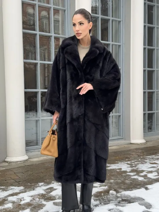 Шуба норковая оверсайз в стиле 