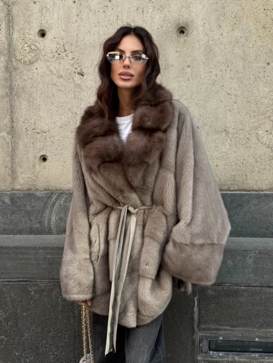 Полушубок норковый с воротником из куницы - в стиле оверсайз - фото 11