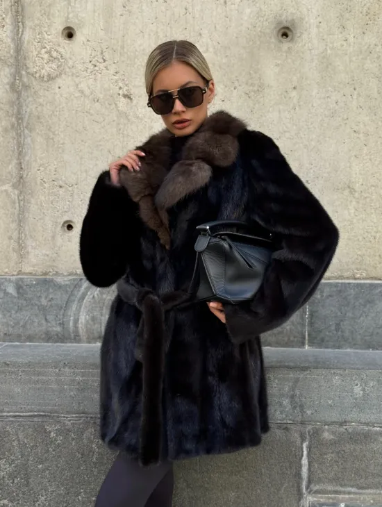 Норковая шуба махагон с куницей - фото 11