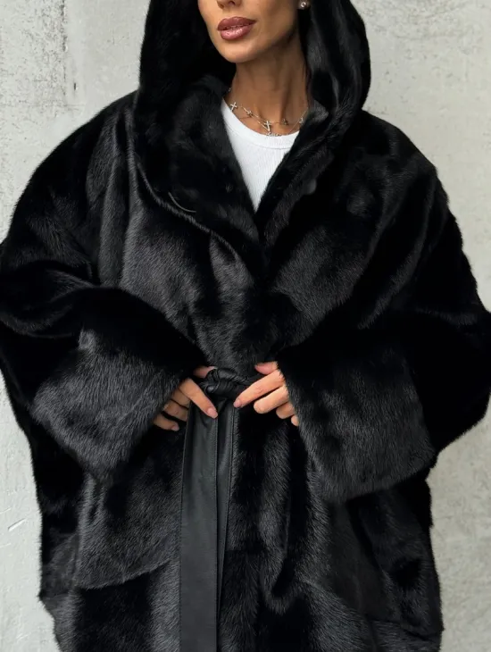 Полушубок черный норковый с капюшоном - фото 1