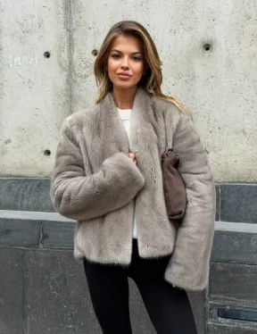 Короткий норковый жакет - фото 9