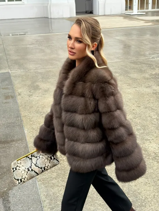 Меховой жакет из куницы - фото 19