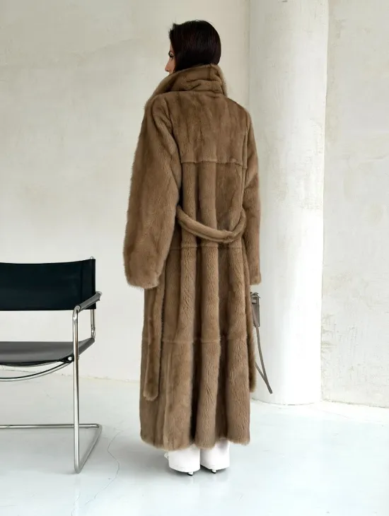 Прямая норковая шуба с меховым поясом - фото 4