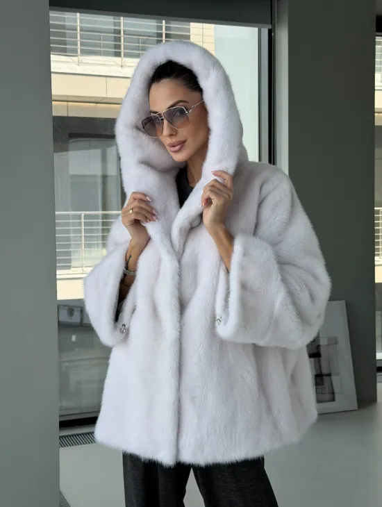 Белый норковый полушубок с капюшоном кобра - фото 17