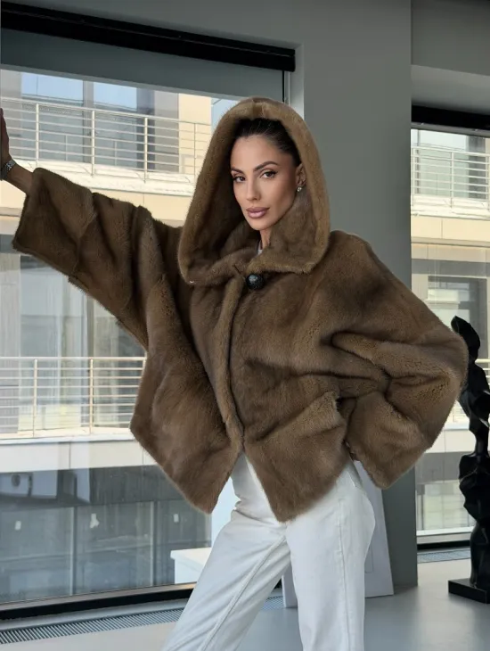 Женский норковый полушубок с капюшоном - фото 18