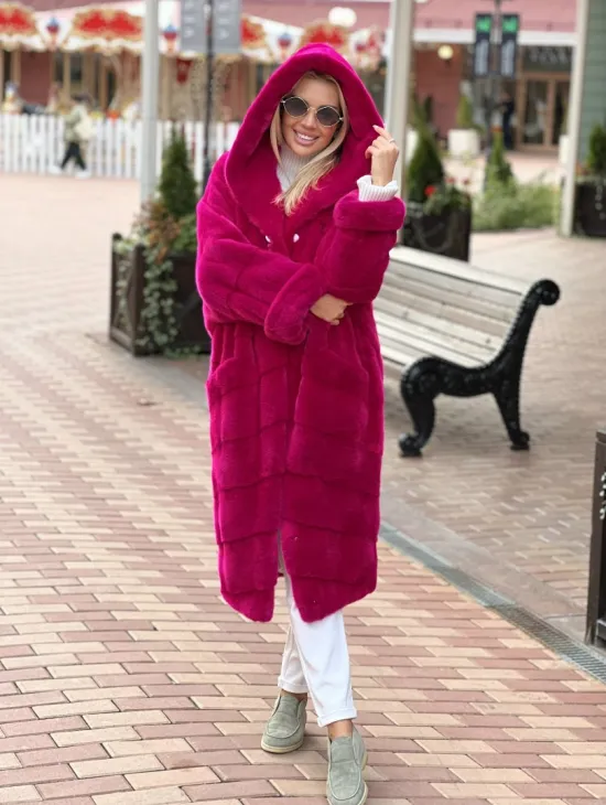 Шуба из скандинавской норки с капюшоном в розовом цвете - фото 0