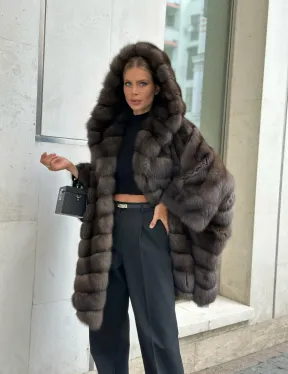 Эффектный жакет из меха соболя с капюшоном седина 1/2 - фото 6