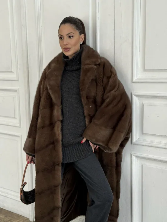 Шуба свободного силуэта из меха норки, английский воротник - цвет орех - фото 0