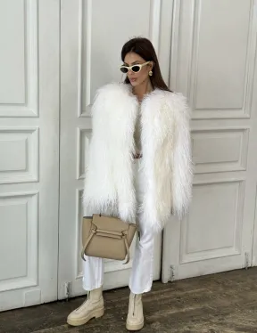 Белая шуба из меха ламы - фото 8